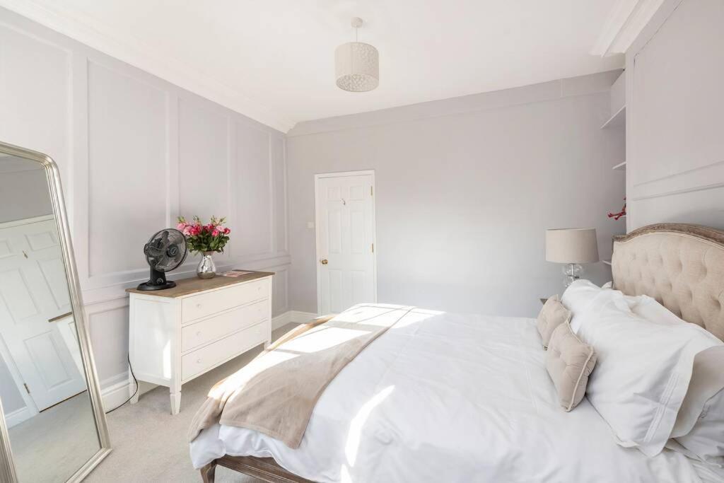 באת' Beautiful Apartment, Incredible Central Location מראה חיצוני תמונה
