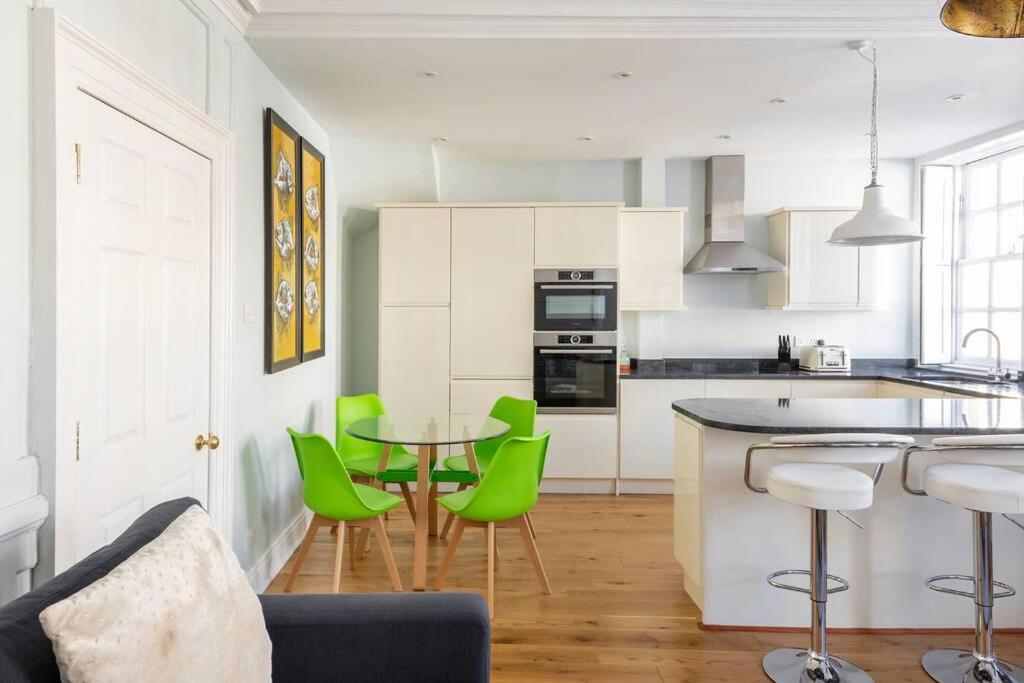 באת' Beautiful Apartment, Incredible Central Location מראה חיצוני תמונה