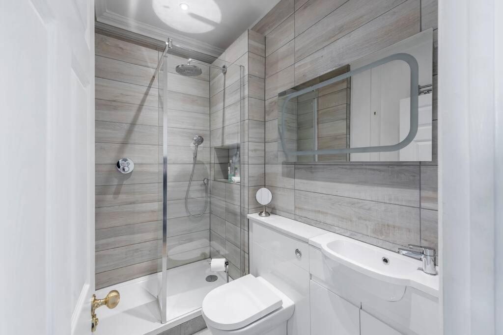 באת' Beautiful Apartment, Incredible Central Location מראה חיצוני תמונה